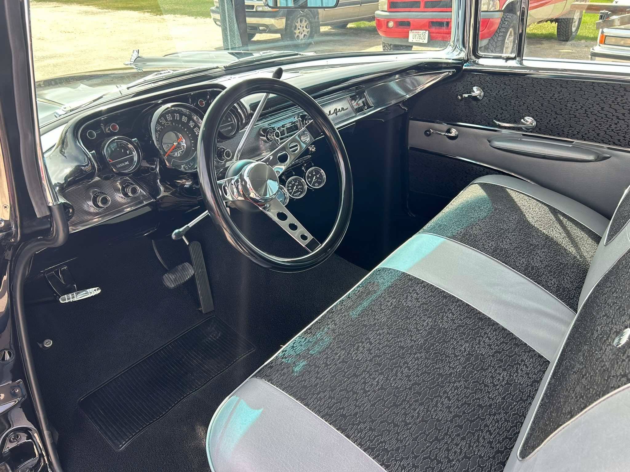 Front interior - 1957 Chevrolet Nomad